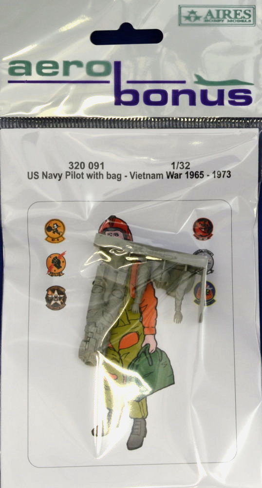1/32 US NAVY Pilot with bag (Vietnam War 1965-73)