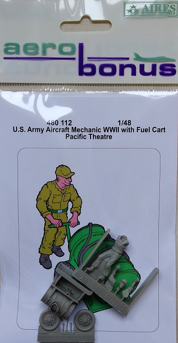 1/48 US Army aircraft mechanic WWII with fuel cart